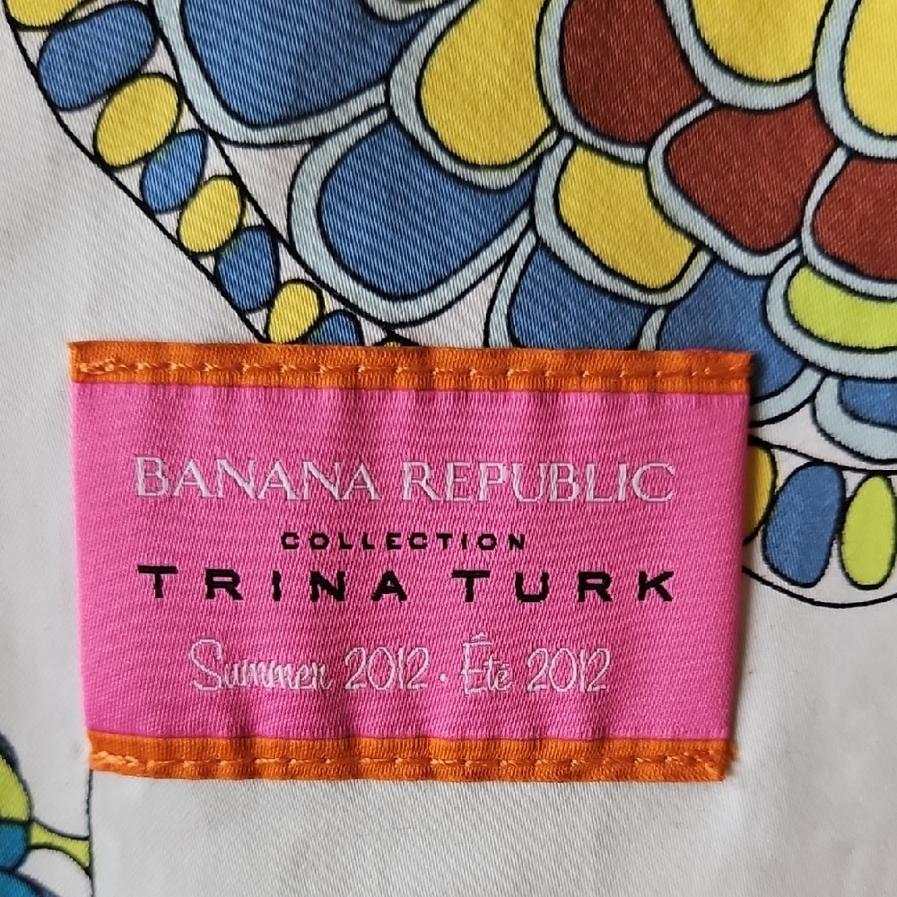 Banana Republic, Trina Turk Elegant Green Statement Necklace - Picture 2 of 4